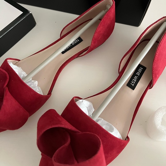 Red 6.5 Nine West shoes - Picture 3 of 8